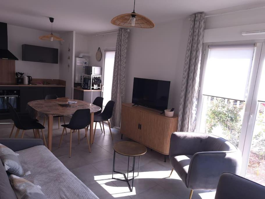 Apartment T2 Ideal 2 Personnes-150 M De La *